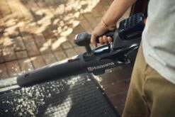 Husqvarna Aspire B8X-P4A Cordless Leaf Blower -Garden Tools Shop CG 046586