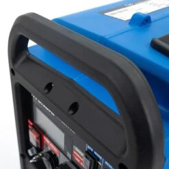 Hyundai HY2250Si 2.2kW Petrol Inverter Generator -Garden Tools Shop HY2250Si 2 LightweightandPortableat22.5kg Lightenoughtobeeasilycarriedaroundandstoredinyourcarbootorcaravancupboardwithplentyofroomtospare