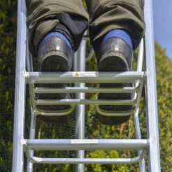 Hendon Tripod Platform Ladder -Garden Tools Shop hendon platform 1